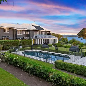 ***** Hotel Black Swan Lakeside Boutique New Zealand