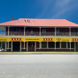 **** Motel Queensport Tavern And Australia